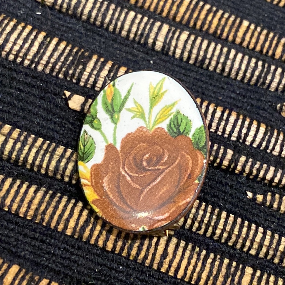 Two OLD WORLDLY Rose Jewellery Pieces includes SILK BAG - Picture 2 of 5